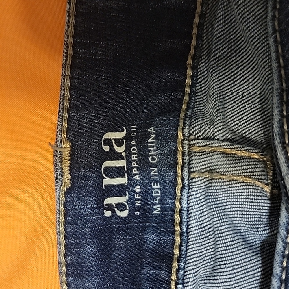 a.n.a Denim Shorts with Red Rose Embroidery Size 10 - Picture 5 of 7